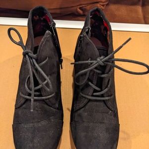 Black suede boots size 7